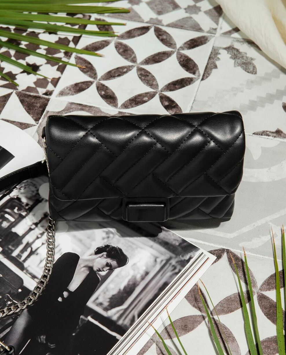 Quilted Chain Handle Crossbody Bag - Devmax3 - Blackpink - 649000.0 - Hi!